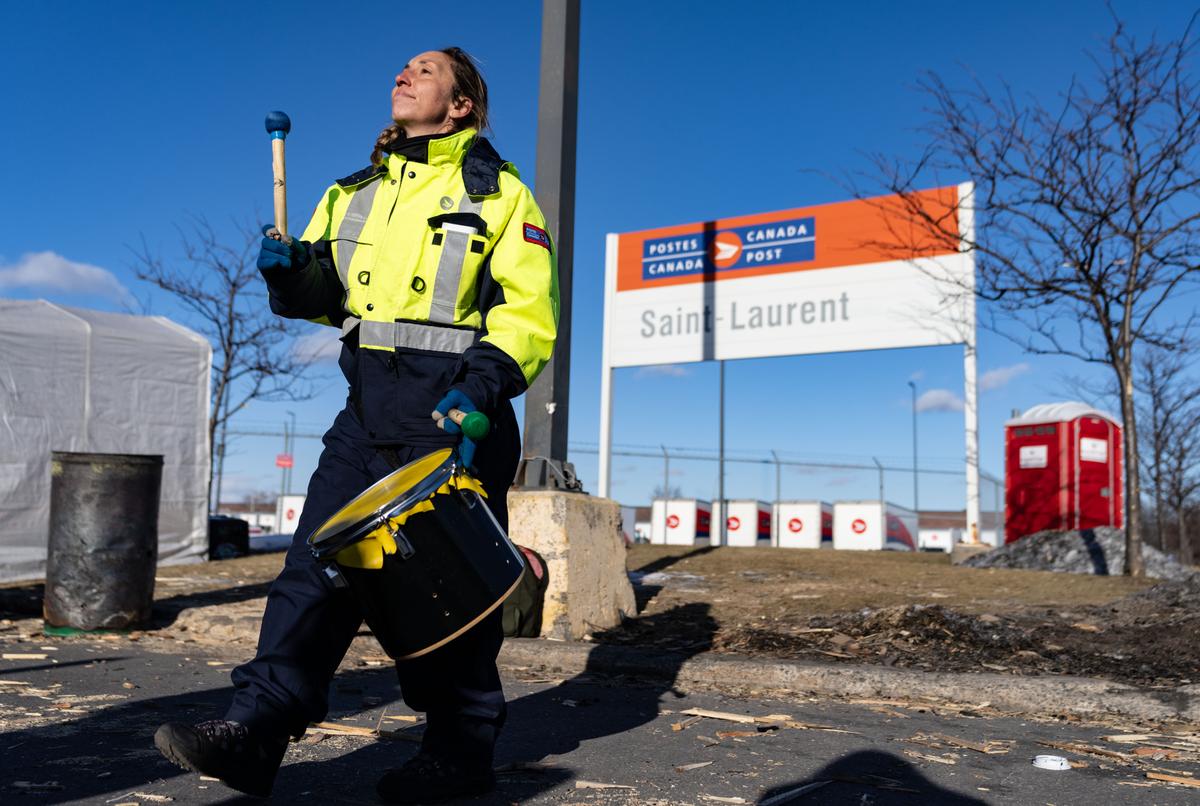 Canada Post Workers Set to Wrap up Voting on New Tentative Deal
