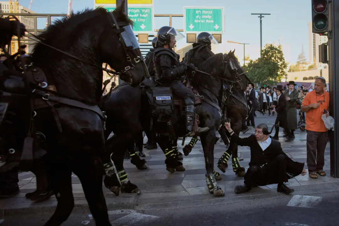 Ultra-Orthodox Jews Clash With Israeli Police Over Military Conscription