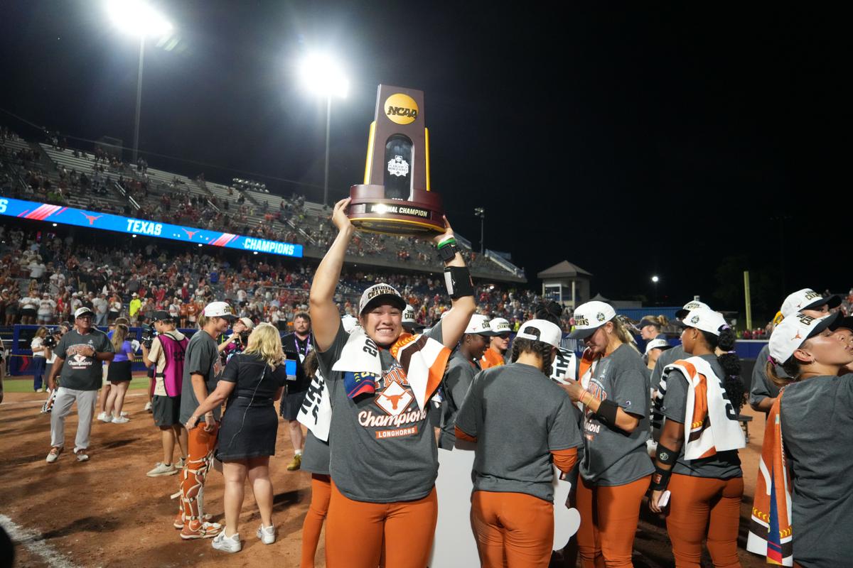Texas Women Beat Texas Tech 4-1 to Claim Back-to-Back NCAA Softball Championships