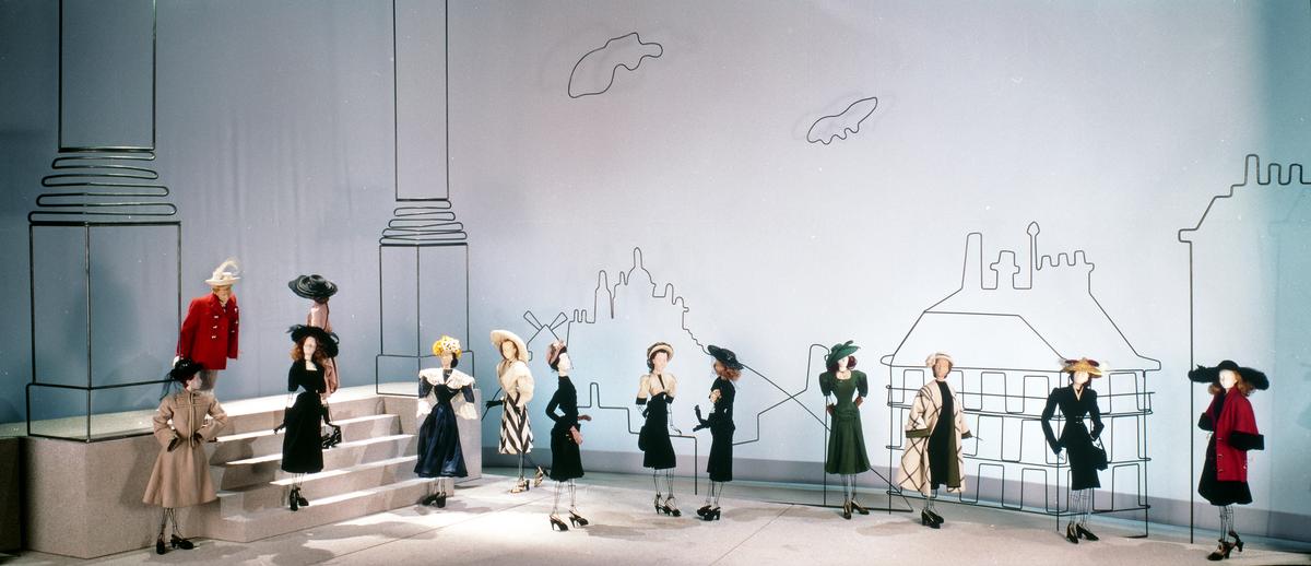 “Croquis de Paris” (Paris Sketch), original 1946 fashions and mannequins in 1945 décor, by Jean Saint-Martin (recreated by Anne Surgers). Gift of Chambre Syndicale de la Couture Parisienne and Paul Verdier, Maryhill Museum of Art, Washington. (Maryhill Museum of Art)