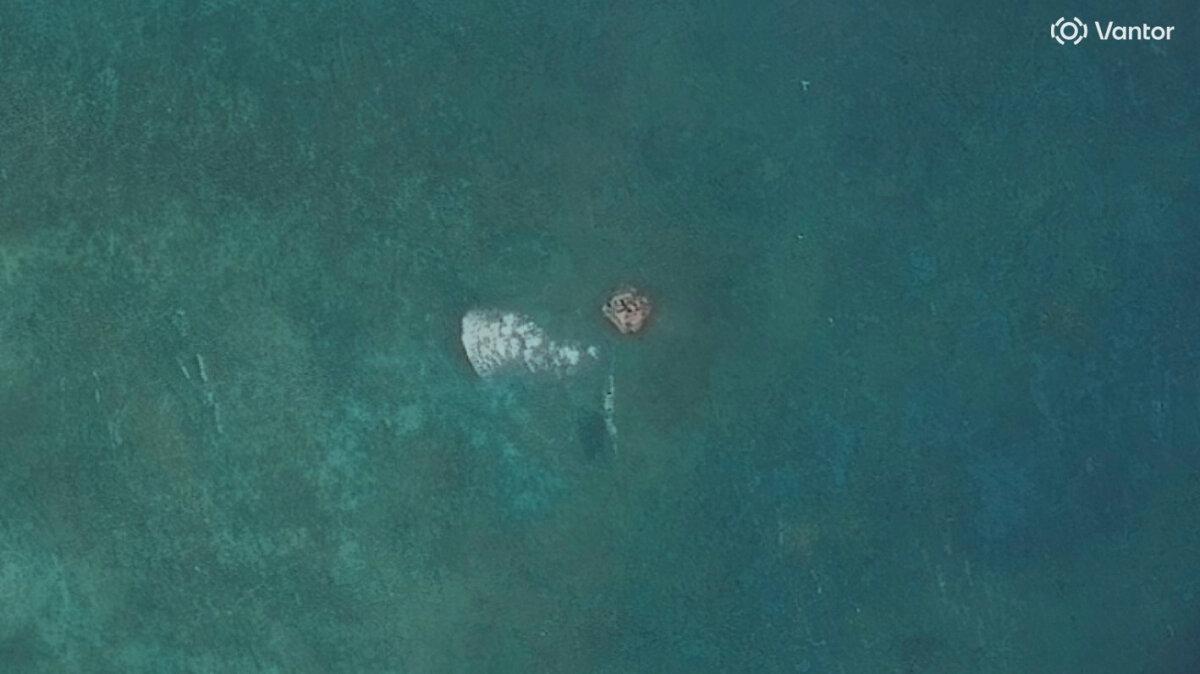A satellite image shows a possible raft at the opening to Scarborough Shoal, in the South China Sea, May 30, 2026. (Vantor/handout via Reuters)