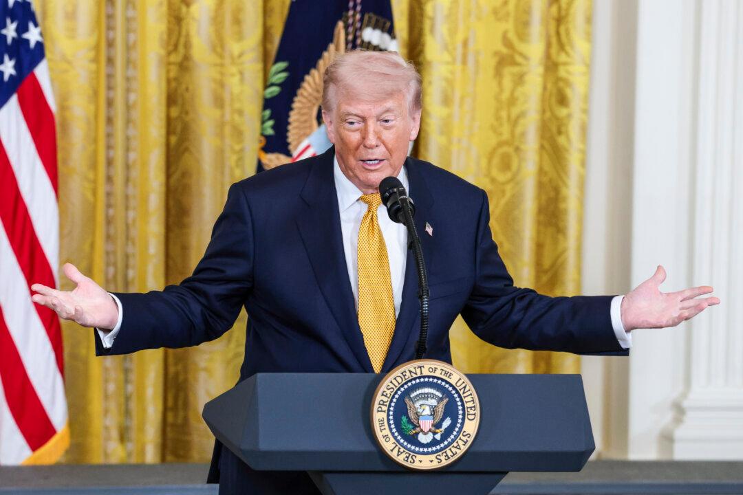 Trump Says US in ‘Final Throes’ of Iran Deal, Strait of Hormuz Could Reopen Within Days
