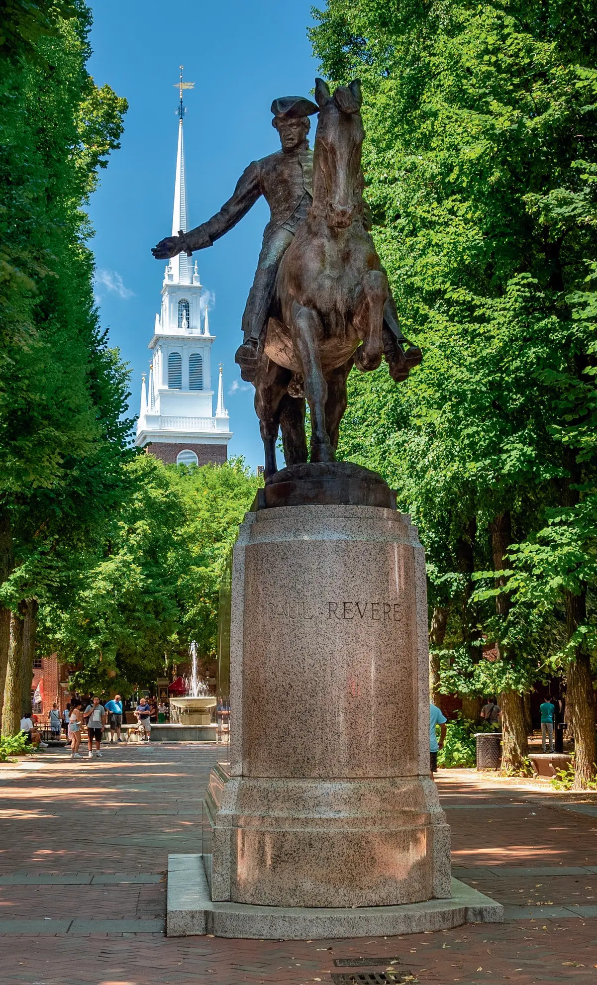 Built 52 years before Paul Revere made his famous midnight ride through the night to warn the Patriots that the British were advancing, Old North Church is one of the main sites on the Freedom Trail. It’s open to the public for self-guided and guided tours. The famous church, made even more famous by Henry Wadsworth Longfellow’s poem “Paul Revere’s Ride,” overshadows a bronze statue featuring the likeness of the noteworthy patriot. (Pgiam/Getty Images)