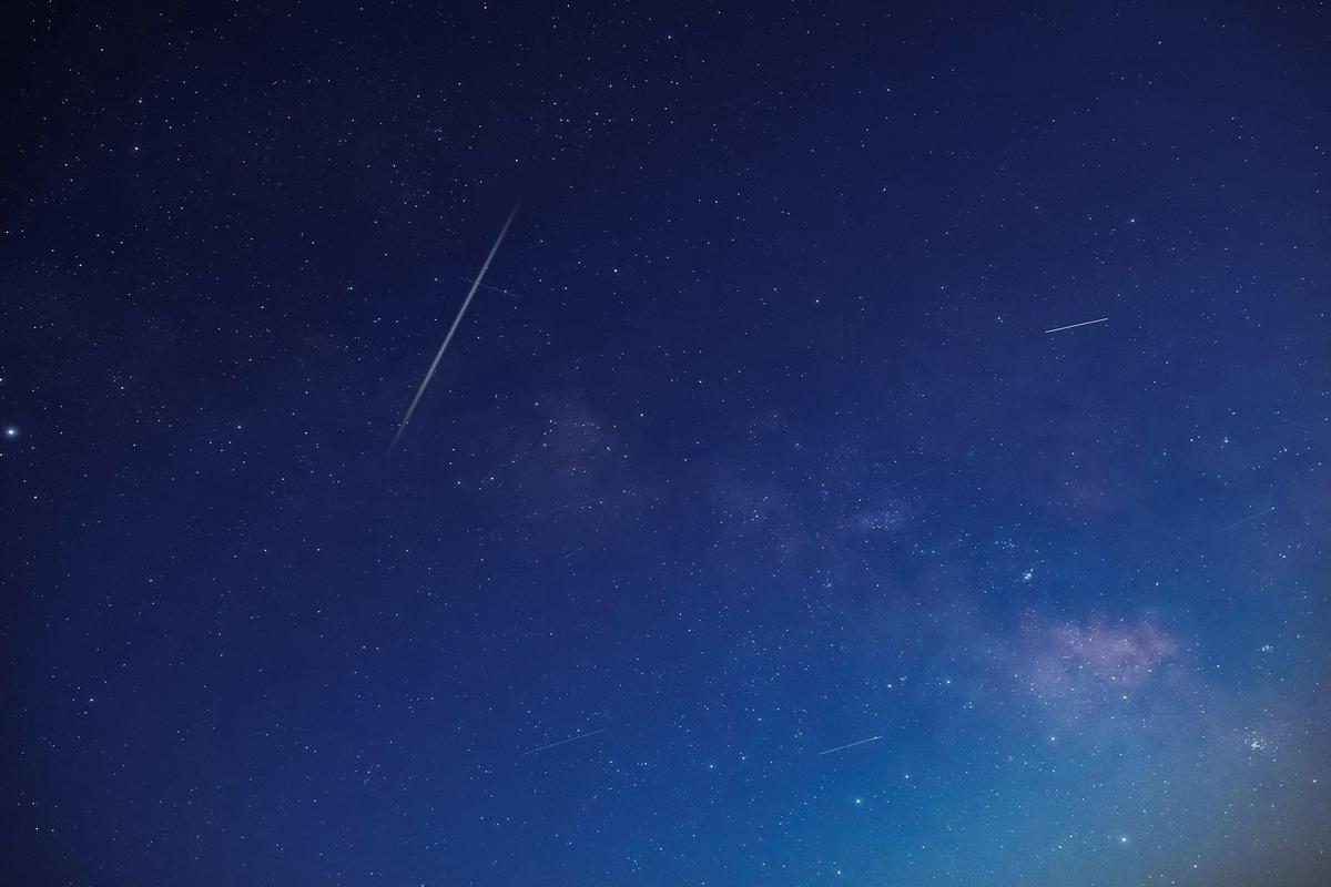 (Shutterstock/AstroStar)