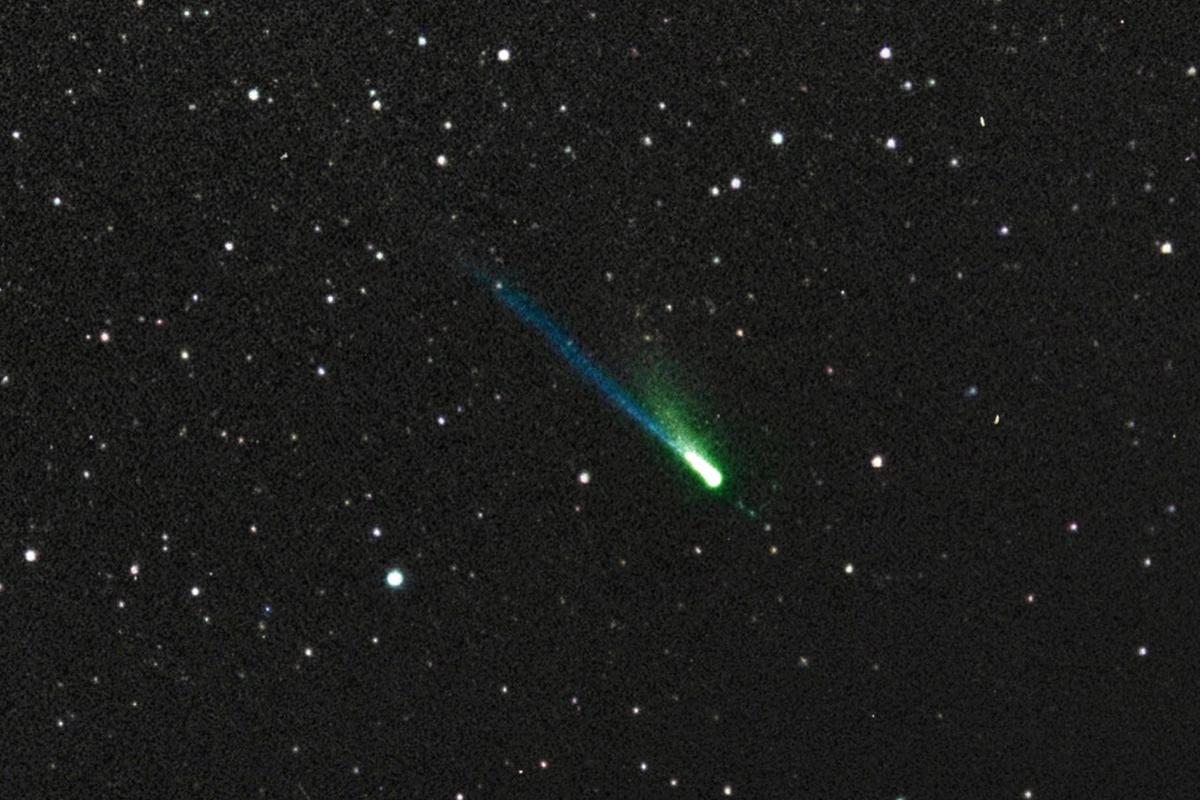 A colorized photo of 96P/Machholz. (NASA)