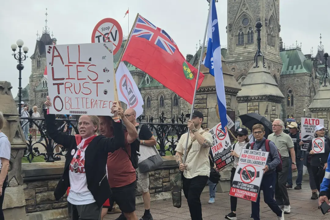 Farmers, MPs Protest Alto High Speed Rail on Parliament Hill