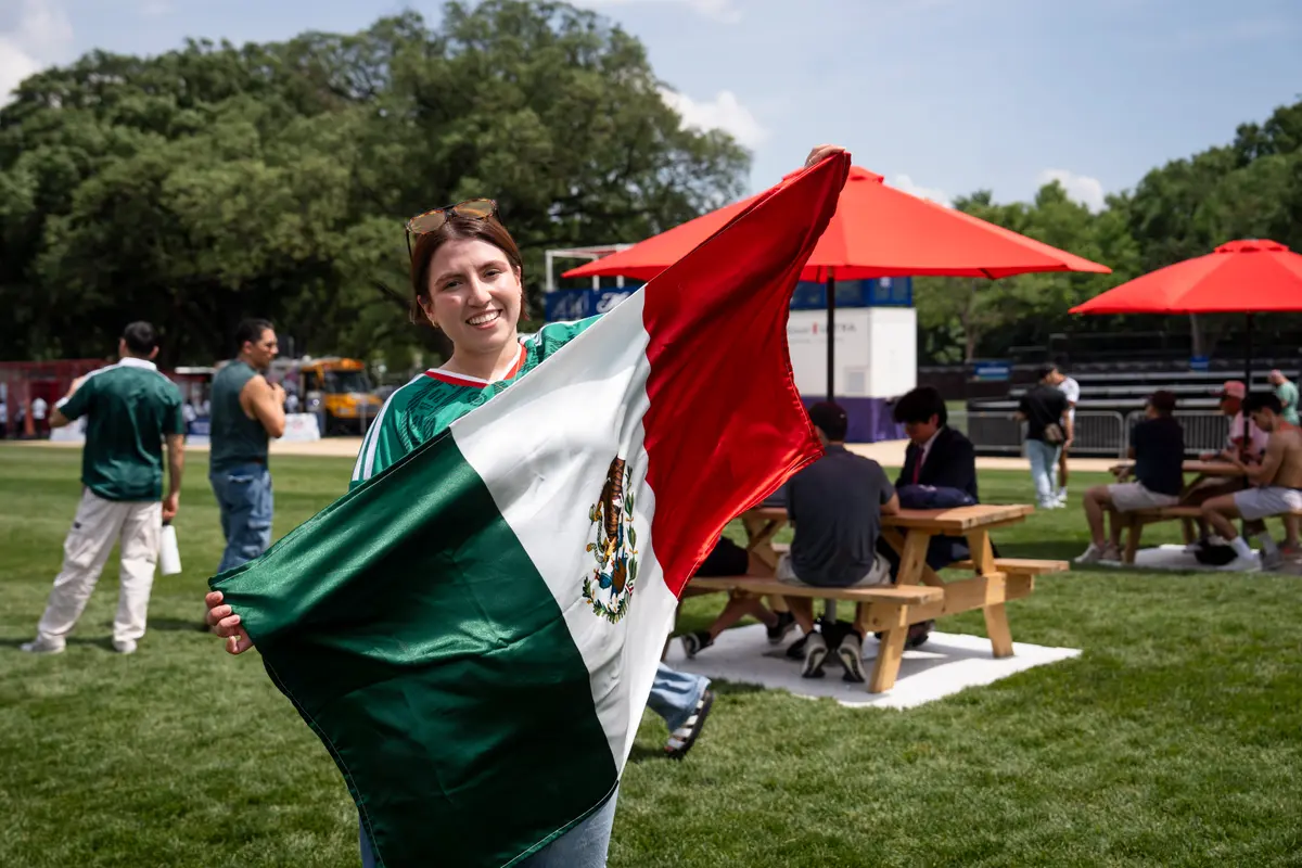 Mexico Shuts Down South Africa 2–0 to Win World Cup Opening Game