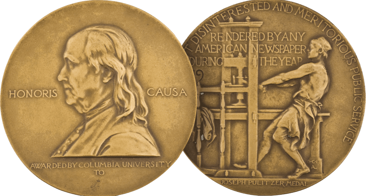 Obverse and reverse sides of the gold Pulitzer Prize for Public Service medal, which also serves as a symbol of the Pulitzer Prizes in general. (Public Domain)