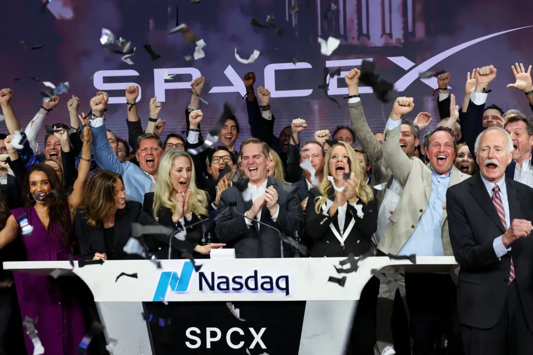 Nasdaq 100 Welcomes SpaceX Only 15 Days After Blockbuster IPO