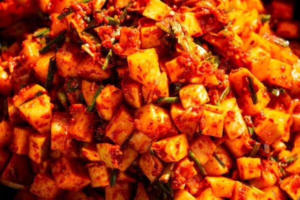 Kkakdugi. (Korea Radish Export Corporation)