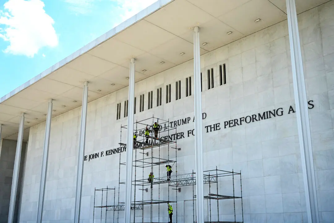 Kennedy Center Votes to Put Trump’s Name on Building, Close for Renovations