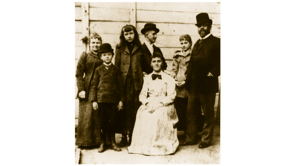 Czech composer Antonín Dvorak (R) with his friends and family in New York, in 1893. (Public Domain)