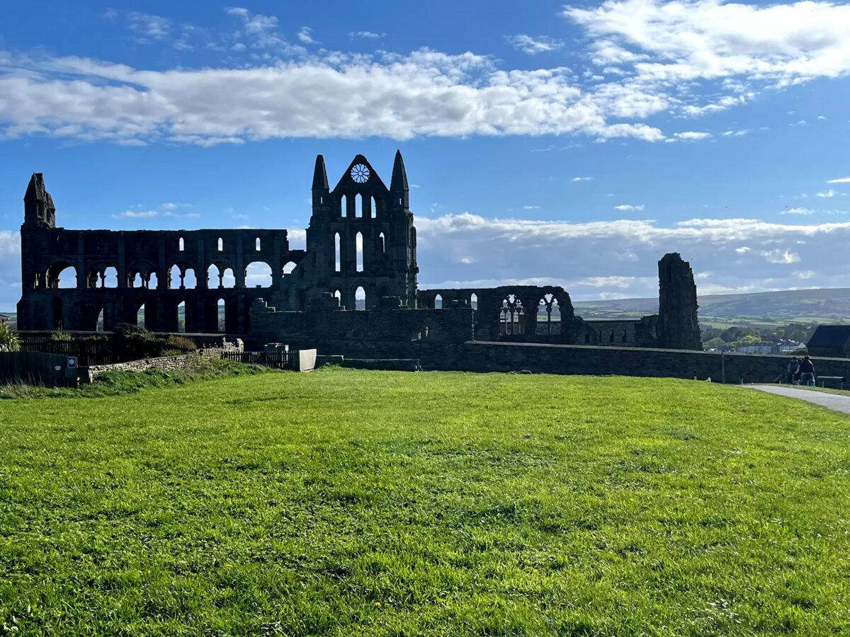 The remains of Whitby Abbey. (Mary McNamara/Los Angeles Times/TNS)