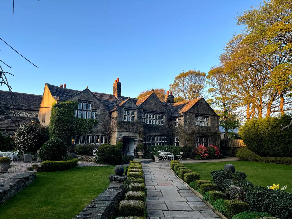Holdsworth House, a manor hotel near Halifax, England. (Mary McNamara/Los Angeles Times/TNS)