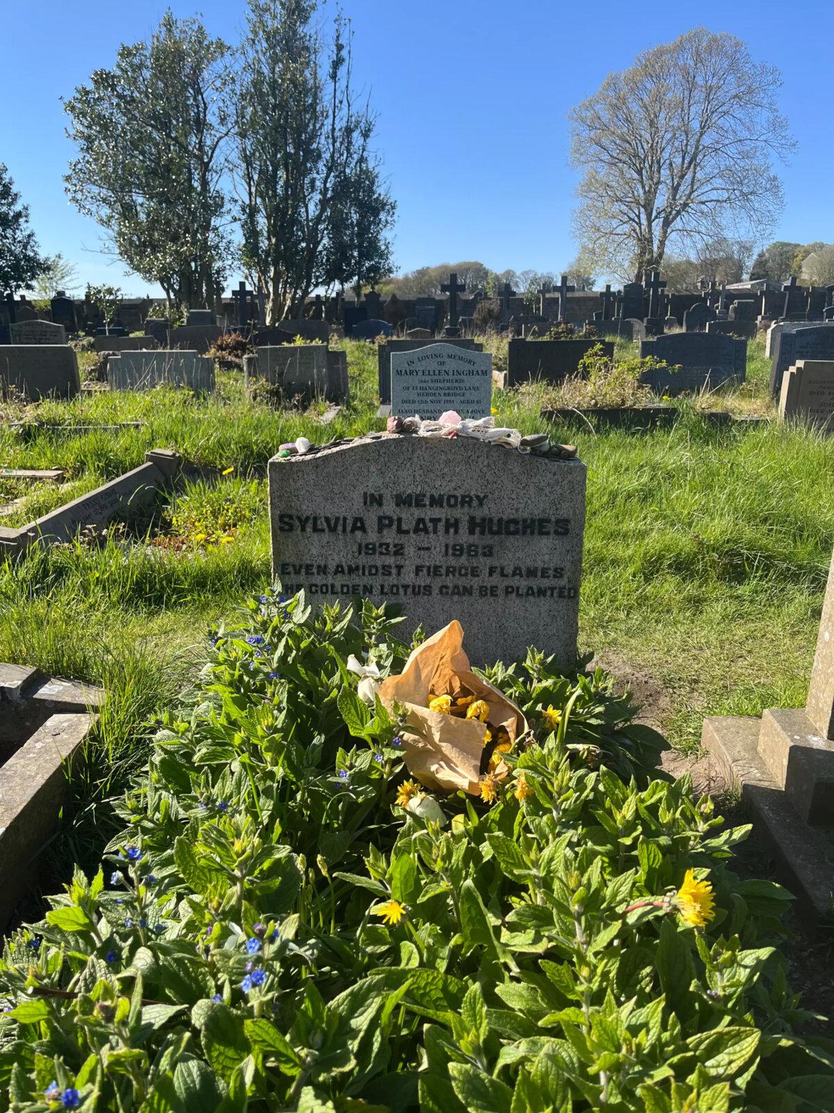 Heptonstall, a tiny town above Hebden Bridge, where Sylvia Plath is buried in the St. Thomas á Becket churchyard. (Mary McNamara/Los Angeles Times/TNS)
