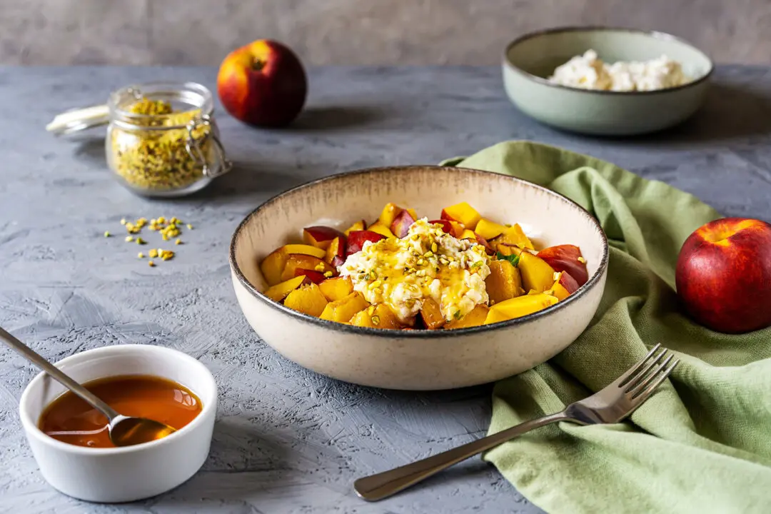 Peaches and Cream, the Perfect No-Cook Summer Dessert