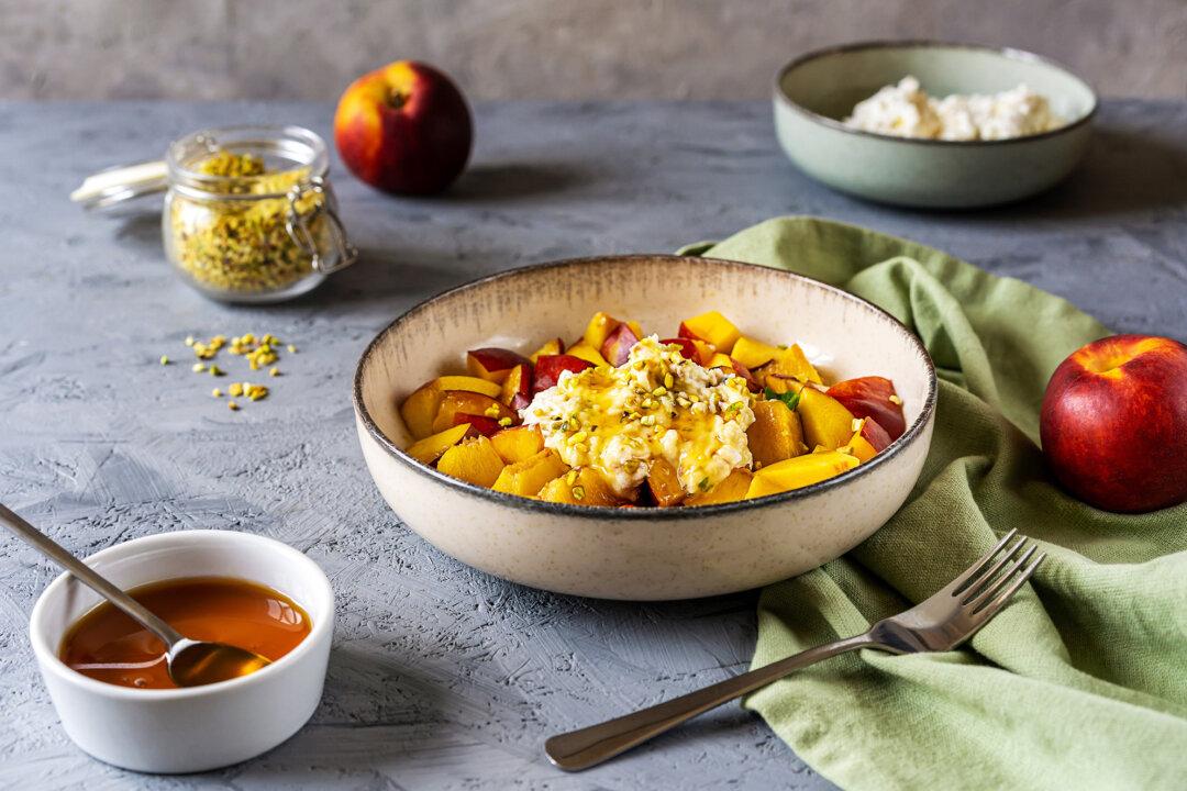 Peaches and Cream, the Perfect No-Cook Summer Dessert