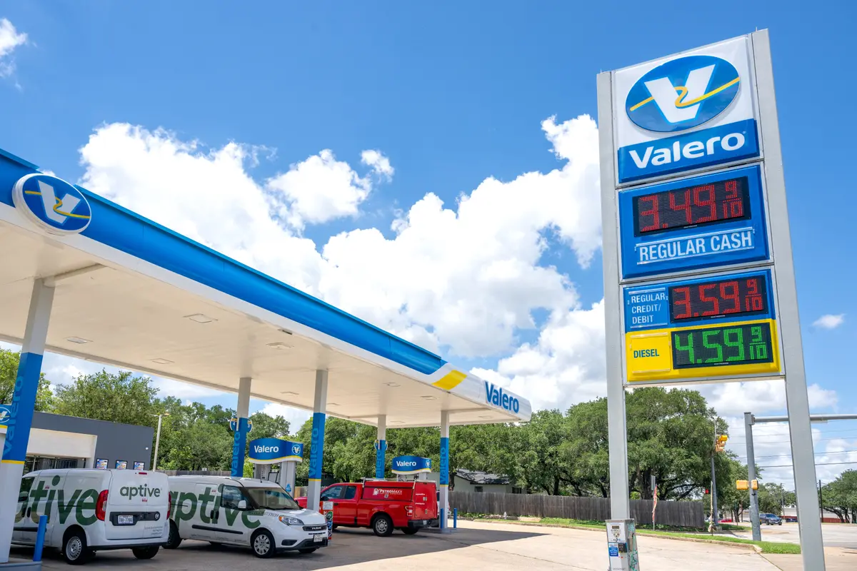 US Energy Secretary Forecasts Oil, Gas Prices to Drop as Strait Traffic ‘Back to Normal’