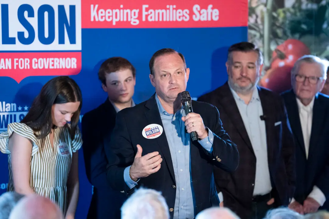 South Carolina Attorney General Wins GOP Runoff for Governor