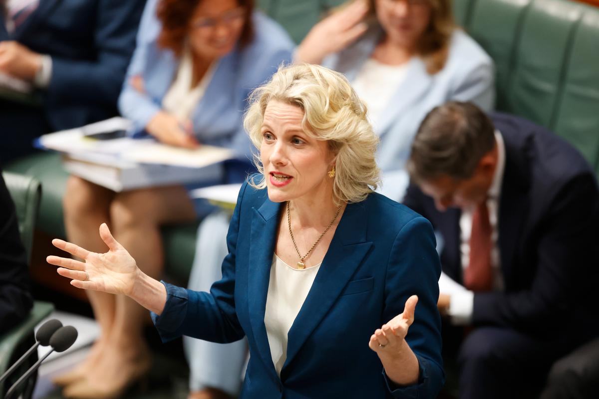 Minister Says Housing Market in ‘Correction’ Amid Weak Activity Post-Tax Overhaul