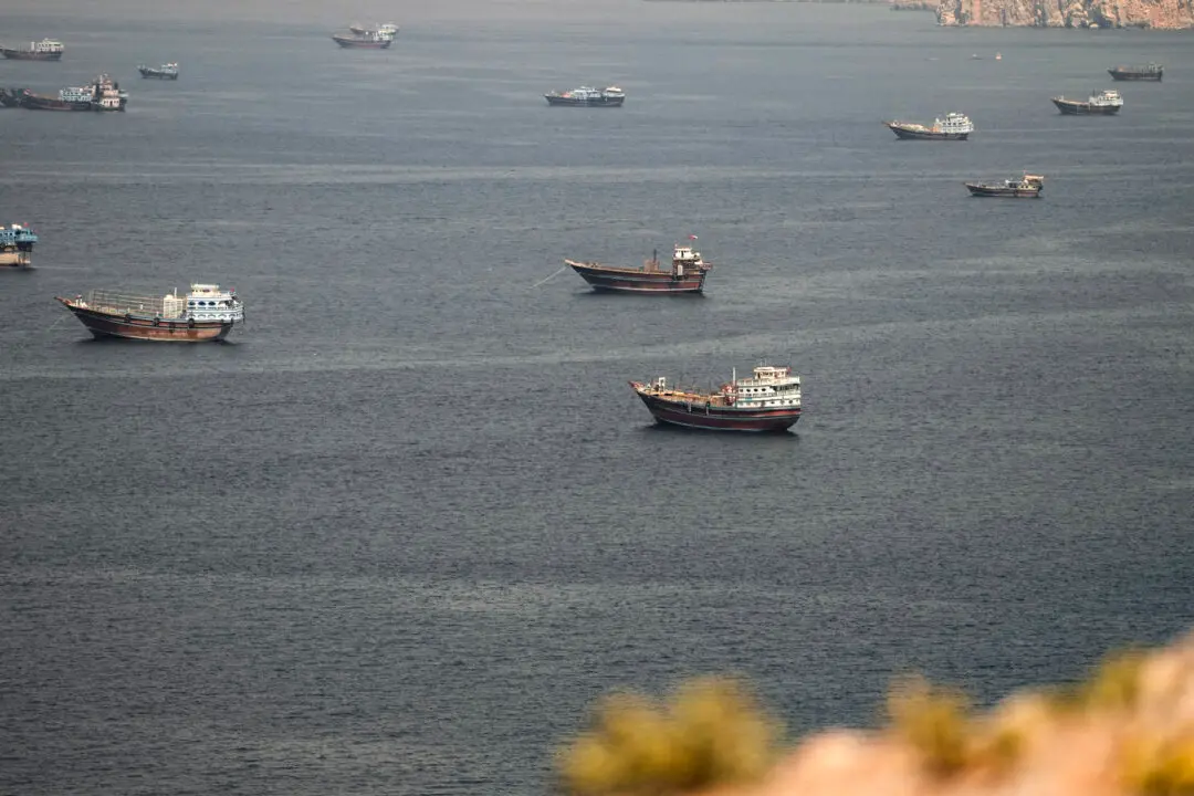 Iran, Oman Mull ‘Maritime Service’ Fees in Hormuz While Rubio Says No Tolls Allowed