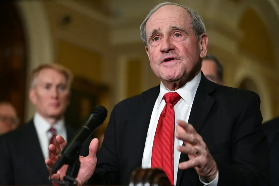 US Senator Criticizes CCP for Engaging in ‘Hostage Diplomacy’ Over Detention of American Scholar