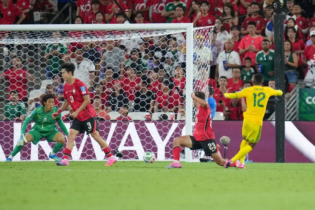 South Africa Beats South Korea 1–0, Advances to Its First-Ever Knockout Round