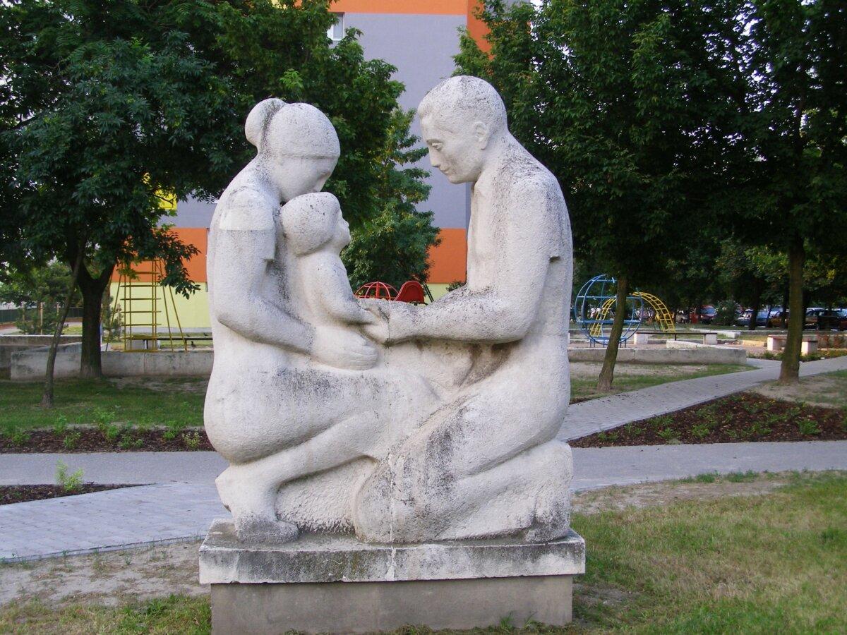 Family relationships can be mysterious. (Public Domain)