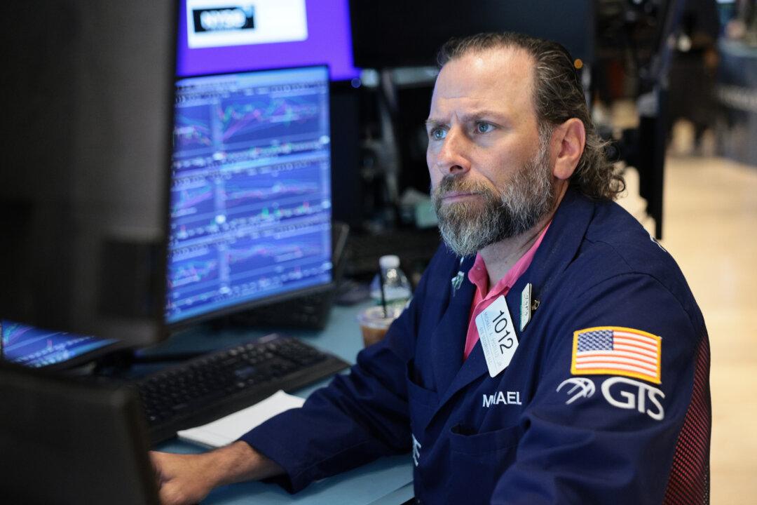 Wall Street Review: Tech Stocks Slide in Volatile Week Amid Growing Concerns Over AI Trade