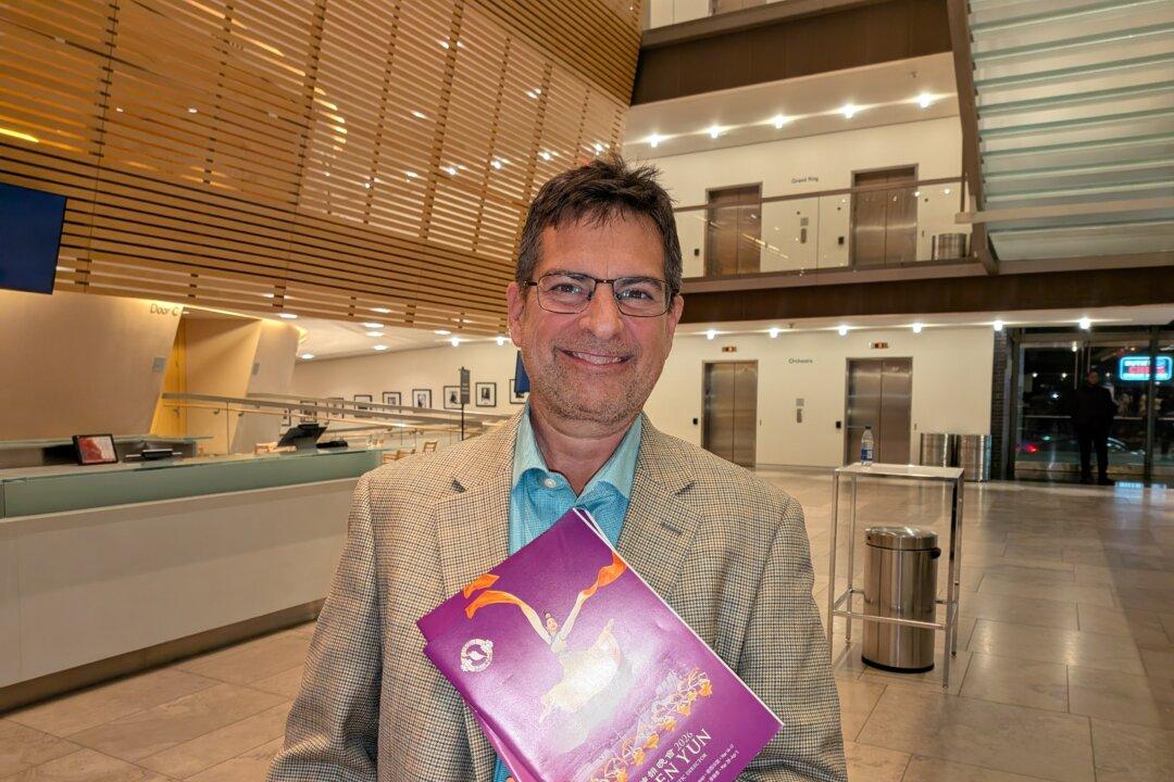Media CEO Says Shen Yun ‘Uplifting’ in Difficult Times