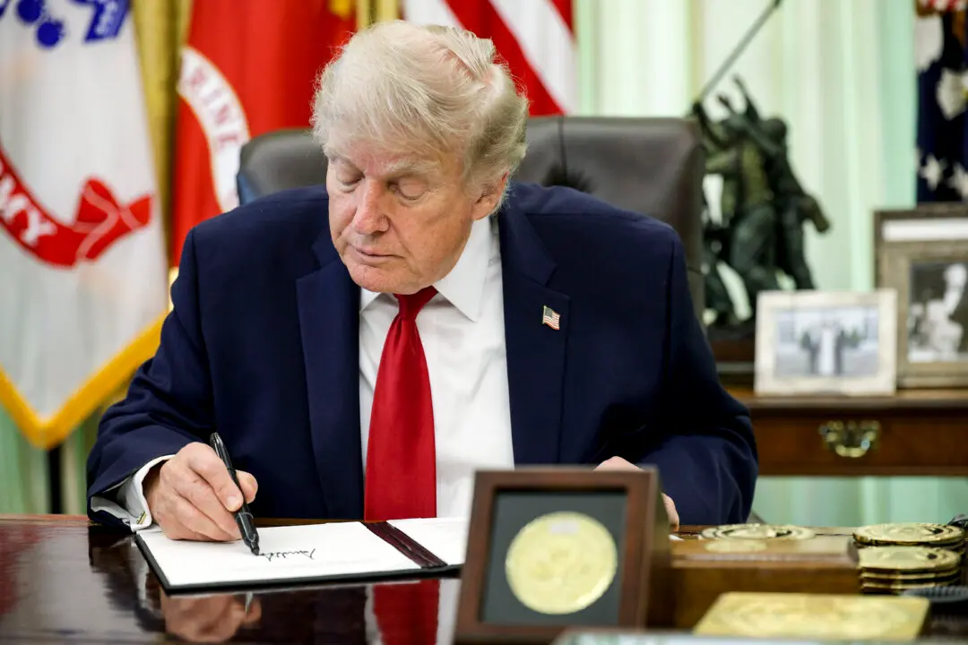 Trump Signs Presidential Memo Promoting ‘Right to Fix’ Vehicles
