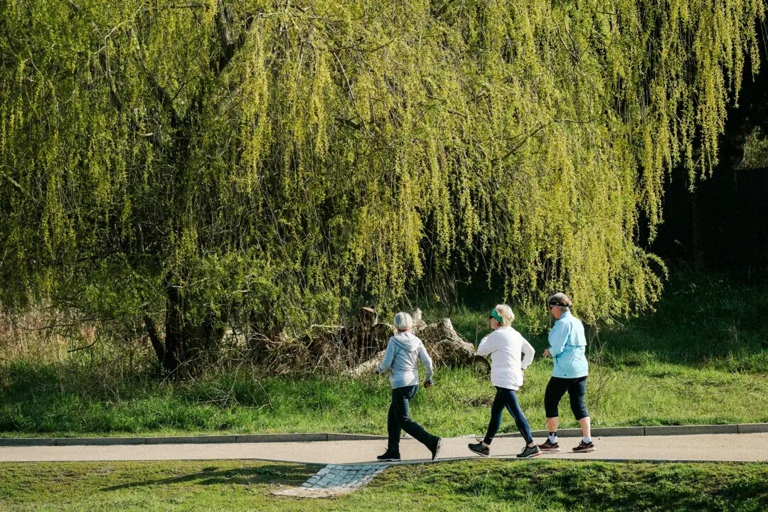 Before Memory Fades, Your Walk May Reveal 5 Hidden Brain Disorders