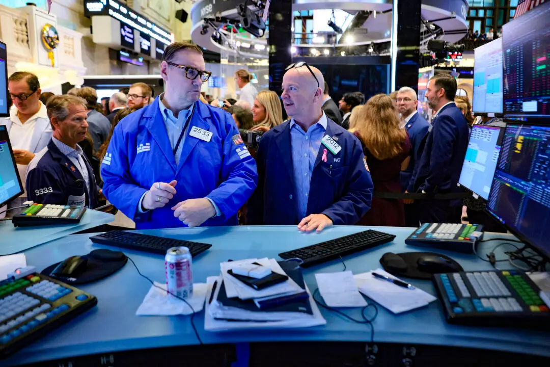Wall Street Review: Stocks Recover as Tech Earnings Lift Sentiment