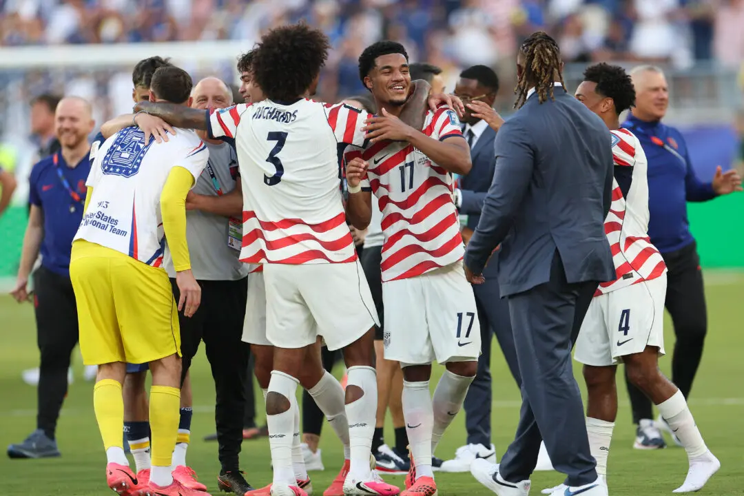 USA Overcomes Controversial Red Card in 2–0 World Cup Knockout Win Over Bosnia and Herzegovina