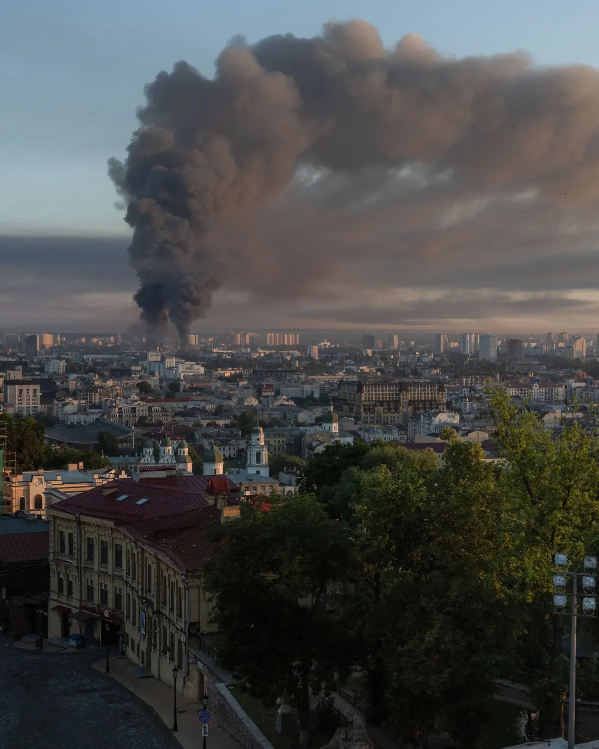 Day in Photos: Kyiv Struck by Missiles, Protests in Albania, and Heatwave in the US
