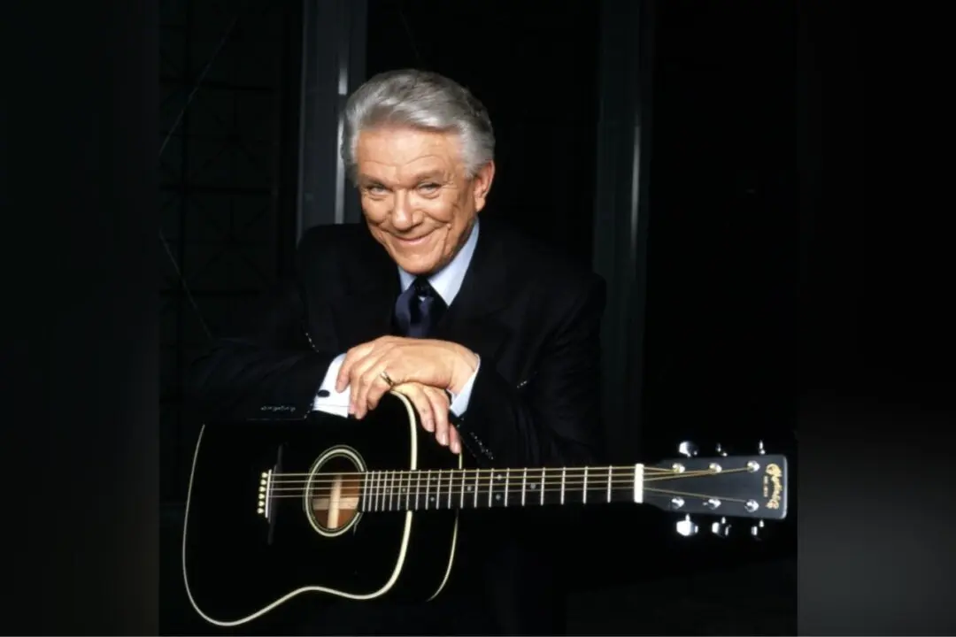 Canadian Country Star Tommy Hunter Dies at 89; Hosted Long-Running TV Variety Show