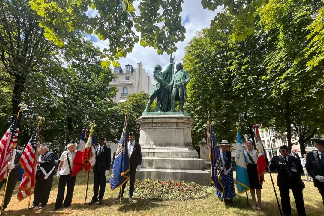 The U.S. Embassy and the town hall of the 16th arrondissement jointly celebrated American independence and the friendship between the two countries at Place des États-Unis in Paris on July 1, 2026, at the foot of the monument of the Marquis de Lafayette and George Washington. (Etienne Fauchaire/The Epoch Times)