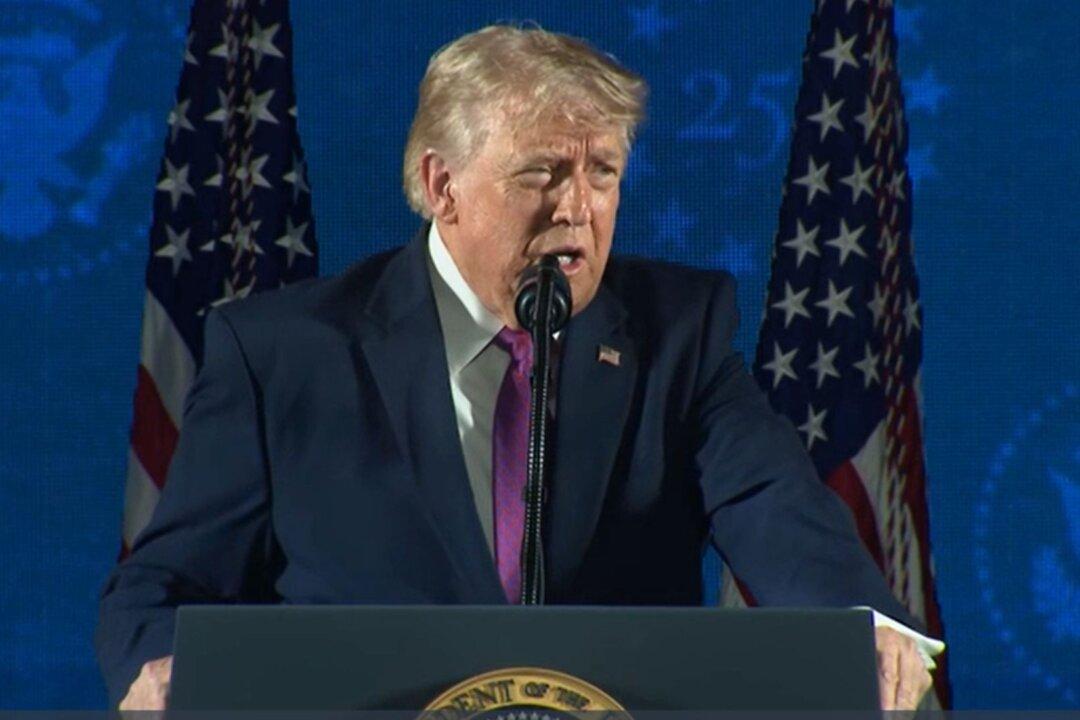 Trump Hails US Legacy, Denounces Communism During 250th Celebration at Mount Rushmore