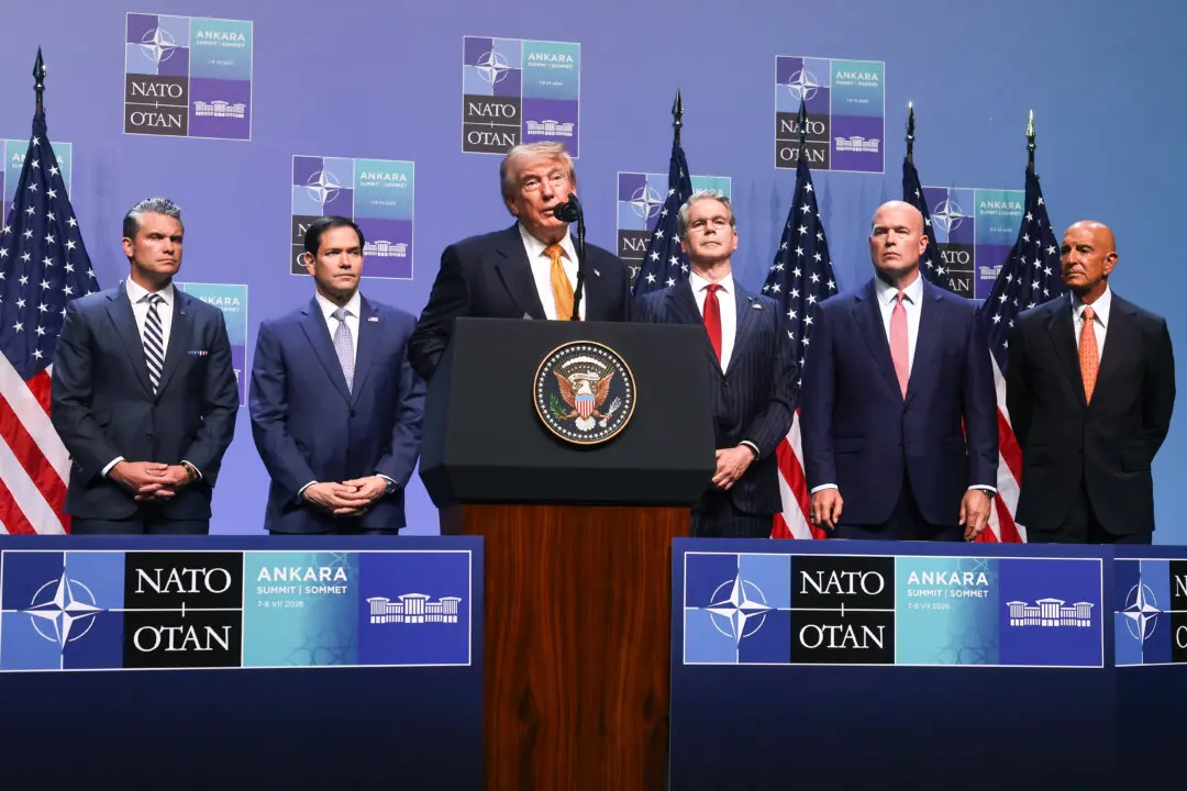 Trump Says US–Iran Ceasefire Is Over After Hormuz Strikes