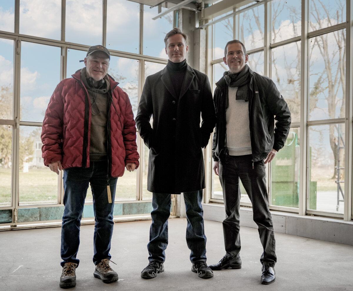 (L–R) Director Uwe Boll, Armie Hammer, and executive producer Michael Roesch behind the scenes, in “Citizen Vigilante.” (Axel Stock/Quiver Distribution)