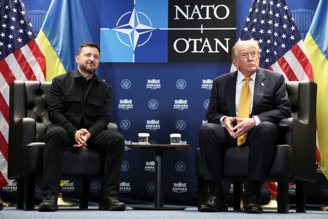 Ukrainian President Zelenskyy Arrives in US for Meeting With Trump