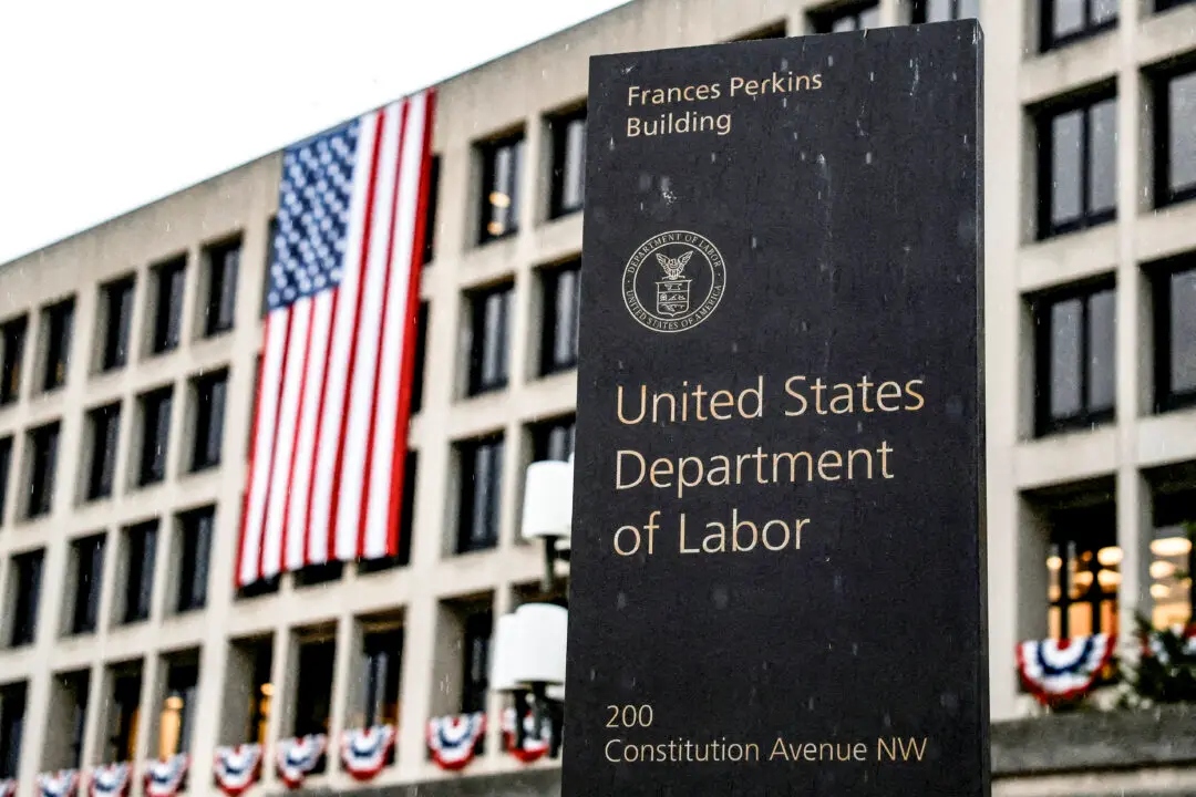 Labor Department Launches ‘Major Investigation’ Into H-1B Visa Fraud