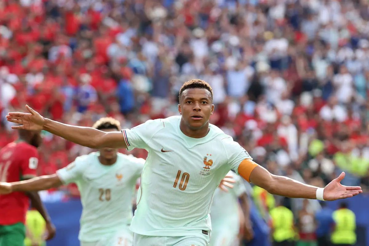 France Tops Morocco 2–0, Advances to World Cup Semifinal