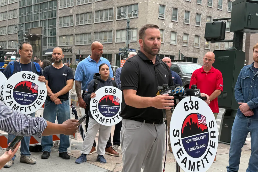 Trade Worker Compares Evacuated NYC Skyscraper to 9/11 Damage
