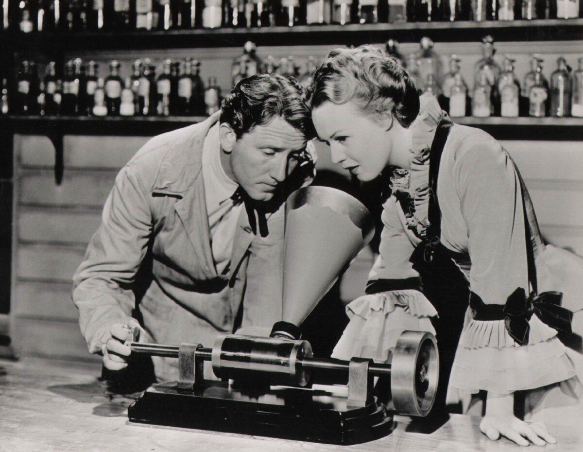 Thomas Edison (Spencer Tracy) and Mary Stilwell (Rita Johnson), in "Edison, the Man." (Metro-Goldwyn-Mayer/MovieStillsDB)