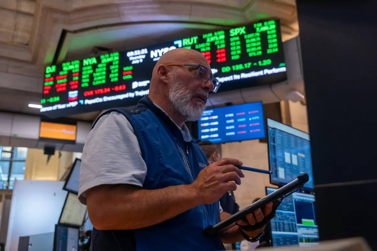 Wall Street Review: Tech Stocks Regain Market Lead Amid Rising Oil Prices and Bond Yields
