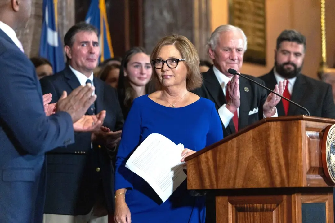 South Carolina Governor Appoints Graham’s Sister to Fill His Senate Seat