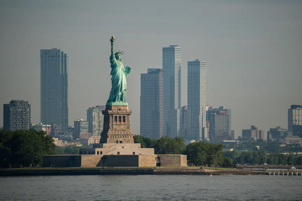 Wildfire Smoke Blankets the US East Coast, Prompting NY Governor to Recommend Masks