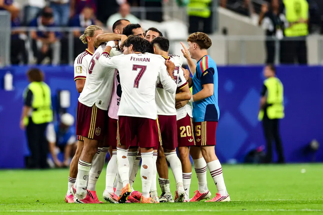 Spain Shuts Down France 2–0, Cruises to World Cup Final