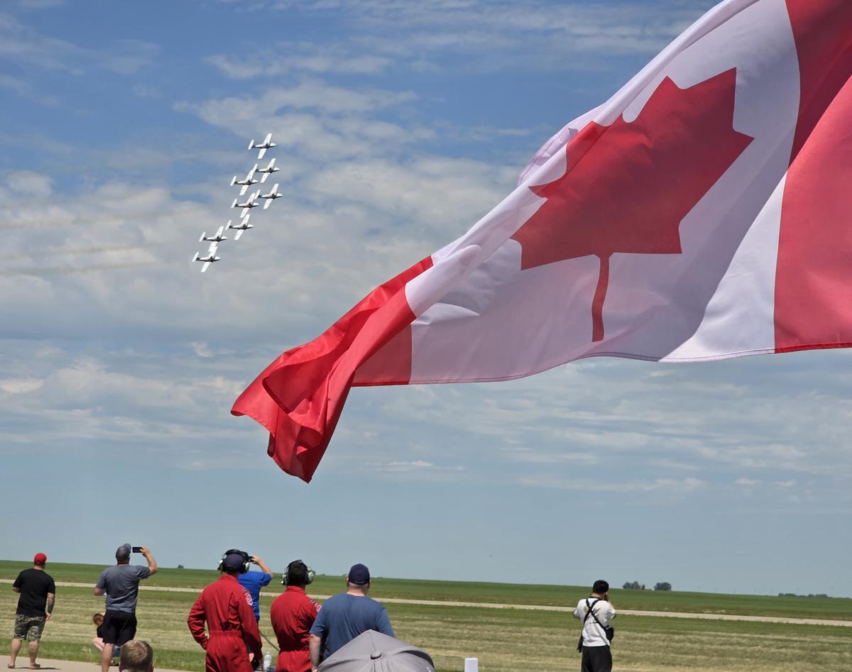 The Canadian Forces Snowbirds air demonstration team performs at the municipal airport near Moose Jaw, Sask., during the squadron’s annual Hometown Event on July 11, 2026. (Jason G. Antonio for The Epoch Times)